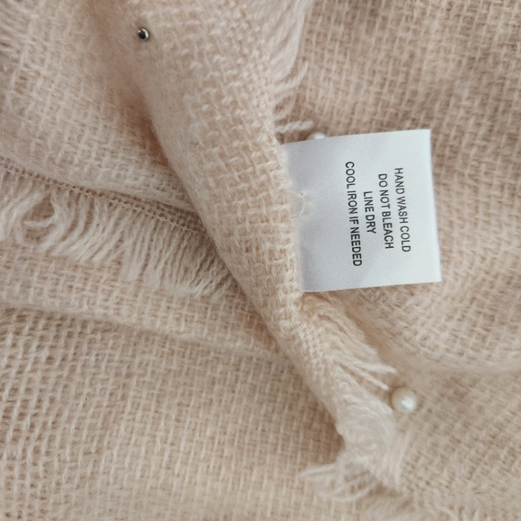 Buckle Scarf - Picture 3 of 4